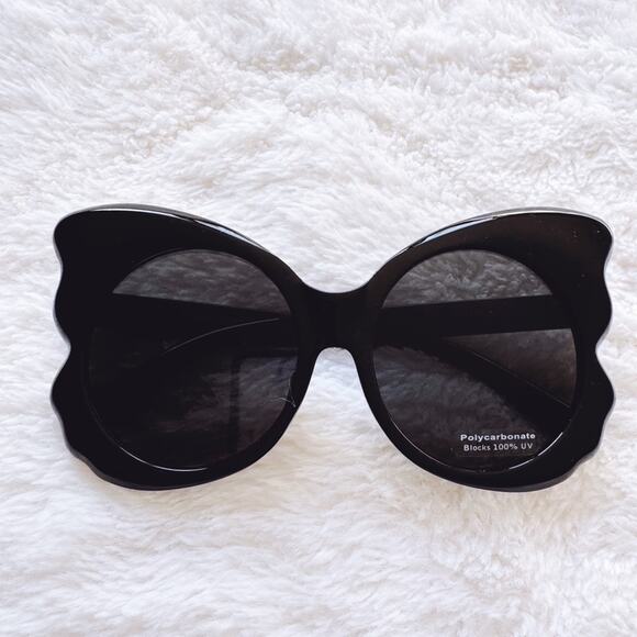 Stylens Accessories - Eliza Black Butterfly-shaped Sunglasses